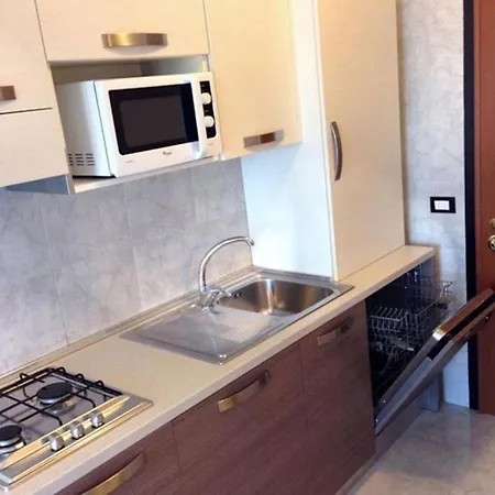 Enjoy Your Escape By The Pool Apartman *