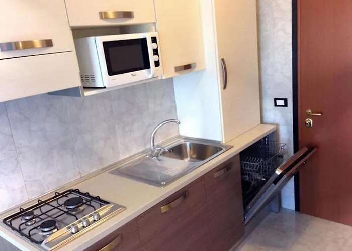 Enjoy Your Escape By The Pool Apartman *