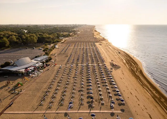 Enjoy Your Escape By The Pool Apartman Bibione